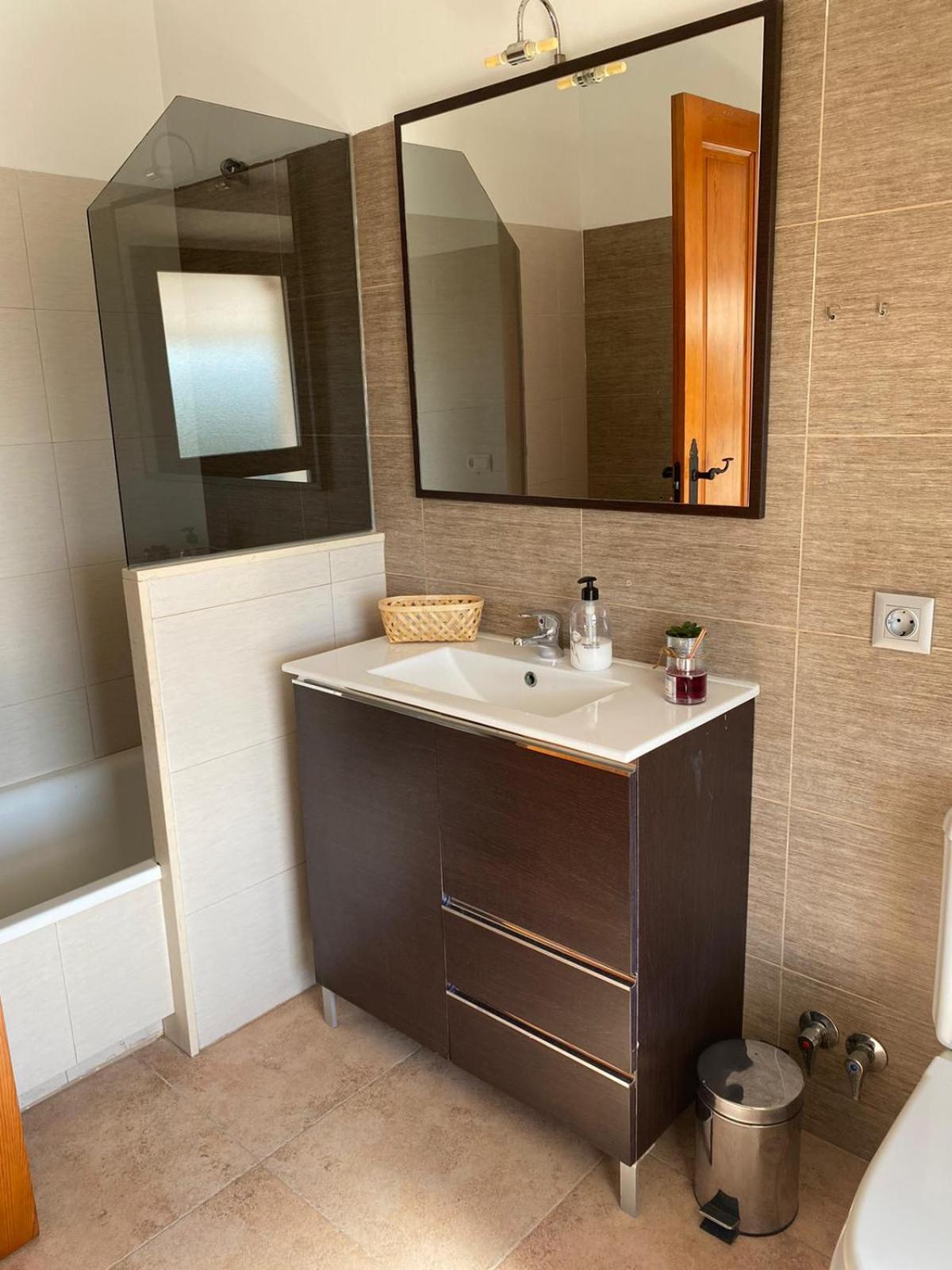 Hostal Espai Mediterrani ปัวเอบลาเดบัลโบโน ภายนอก รูปภาพ